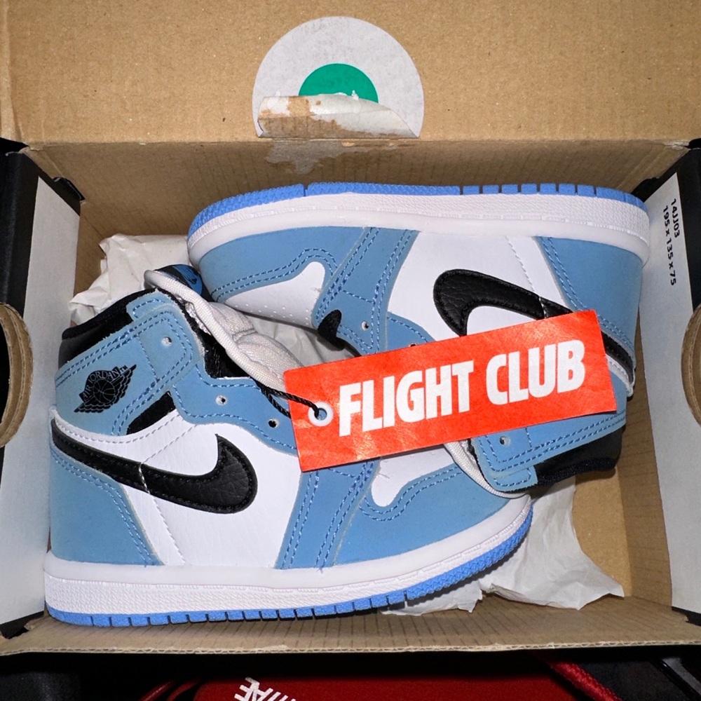 Brand new deadstock Jordan 1 university blue